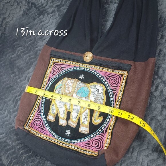 Sling Body Purse With Elephant Design On The Front. - Picture 8 of 10